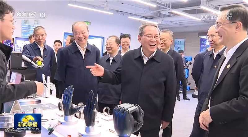 雷赛智能爆款灵巧手与关节电机获总理考察与鼓励